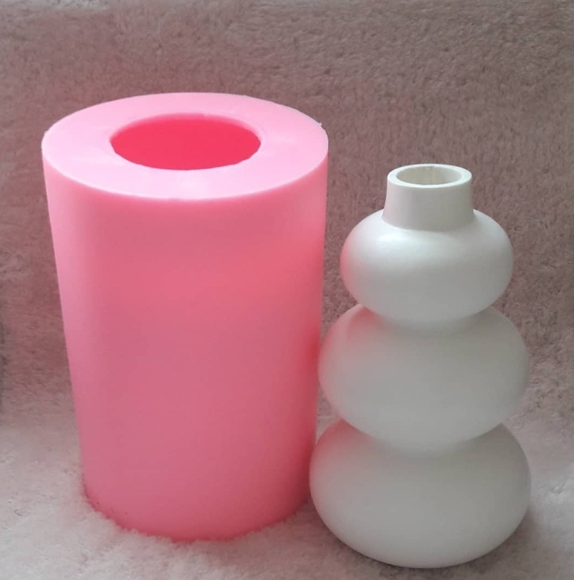 Üç bombe büyük vazo silikon kalip